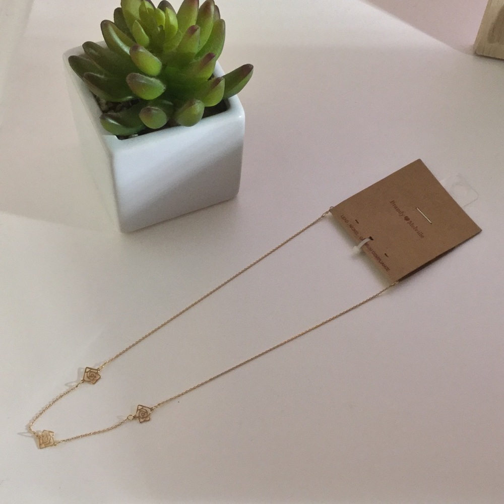 Dainty Rose necklace